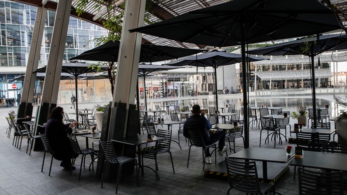 Päťročný hrdina chránil mamu, keď ich napadli ozbrojenci