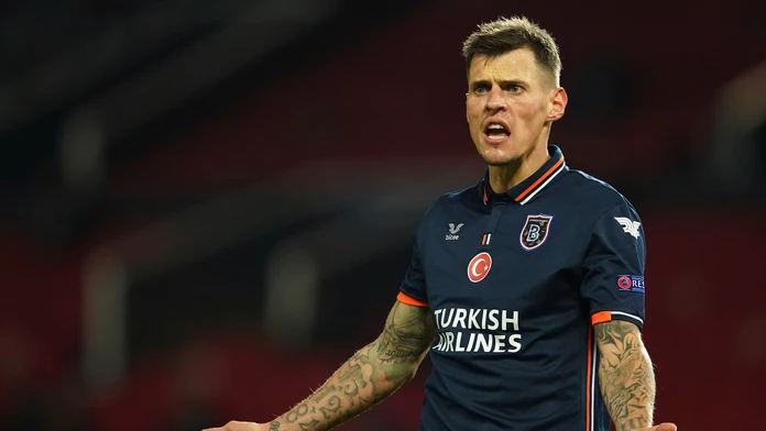 Martin Škrteľ v drese Beshiktashu Istanbul.