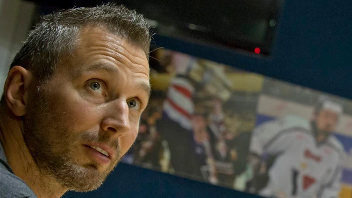 Obranca New York Islanders Ľubomír Višňovský.