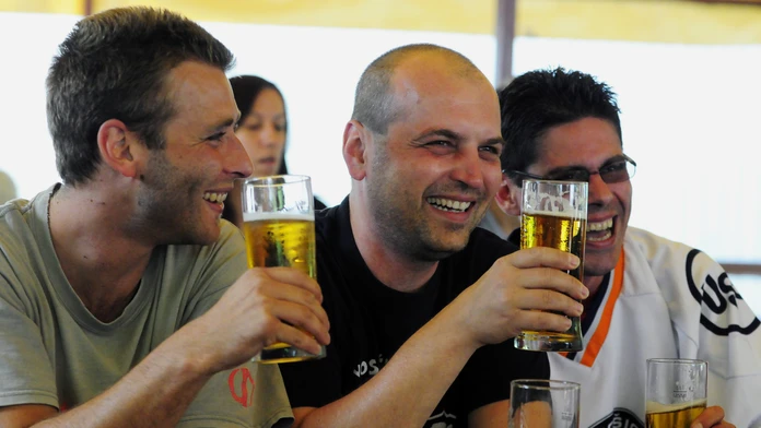 Futbaloví fanúšikovia v Katare sa k pivu dostanú iba vo vyhradených časoch