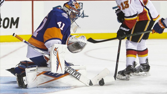 Slovenský hokejový brankár Jaroslav Halák vychytal v noci na utorok už druhé čisté konto v prebiehajúcej sezóne NHL. 