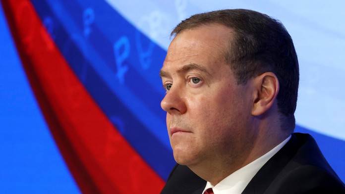 Referendá o pripojení separatistických regiónov k Rusku sú nevyhnutné, vyhlásil Medvedev