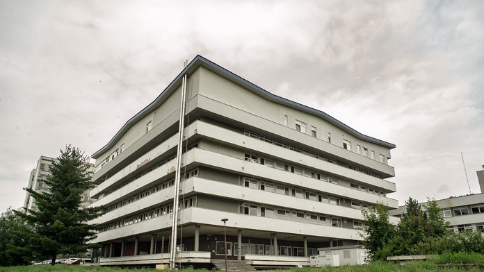 Budova Detskej fakultnej nemocnice s poliklinikou v Banskej Bystrici.