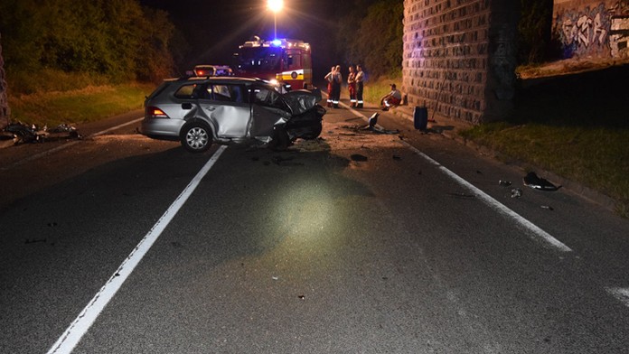 Náraz v 140-kilometrovej rýchlosti do stĺpa. Mladík (24) je po operácii vo vážnom stave