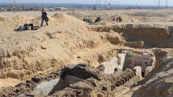 Hrobka panovníka 16. dynastie Senebkaja