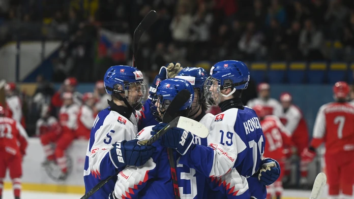 Skvelý úspech našich hokejistov. Slovenská “osemnástka“ zdolala aj Dánov a postúpila do elitnej kategórie