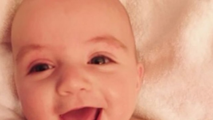 Bábätko jedného z párov.