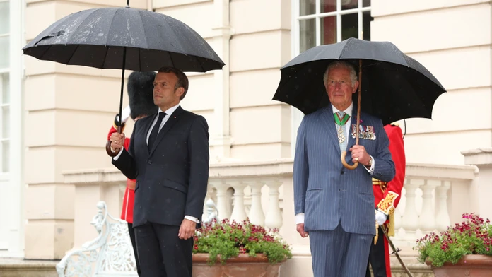 Návštevu kráľa Karola III. vo Francúzsku odložili z dôvodu protestov