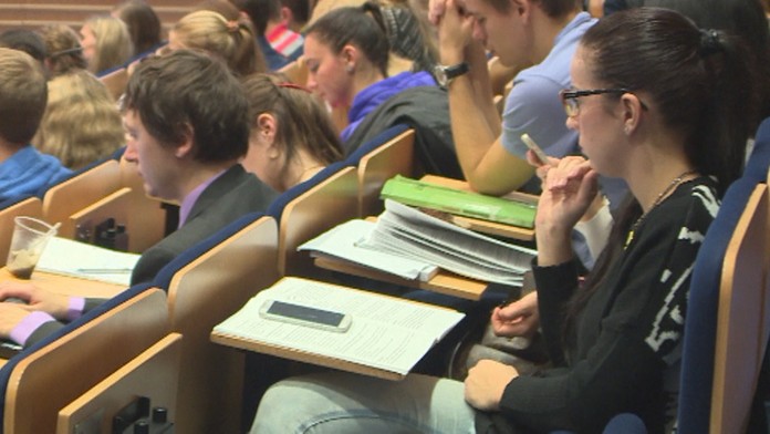 Študentov chcú rekvalifikovať.