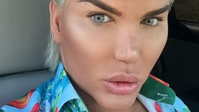 Ľudský Ken Rodrigo Alves 