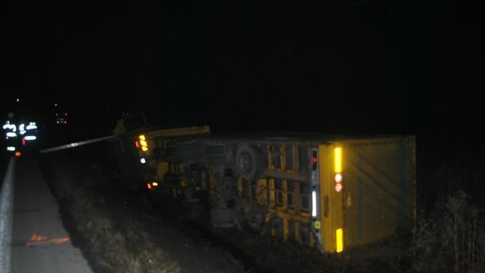 Nehoda nákladiaka v obci Svrčinovec