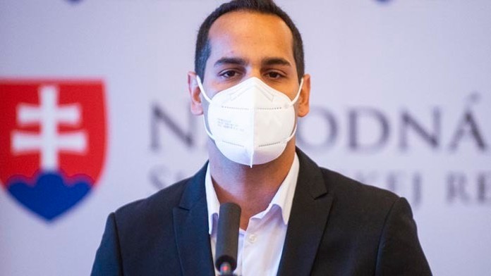 Ján Herák si dočasne pozastaví členstvo v klube OĽANO.