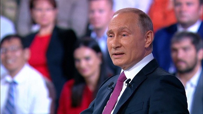 Putin odpovedal Rusom naživo