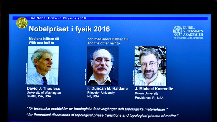 David Thouless, Duncan Haldane a Michael Kosterlitz.