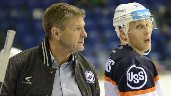 Tréner Košíc Rostislav Čada a kapitán Košíc Marek Bartánus. 