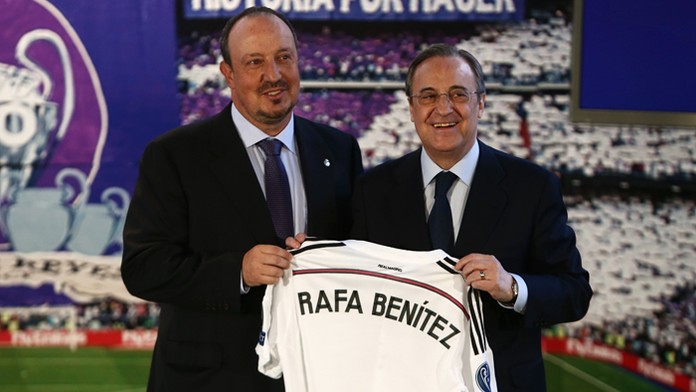 Prezident Realu Madrid Florentino Perez a nový tréner "bieleho baletu" Rafael Benítez (vľavo).