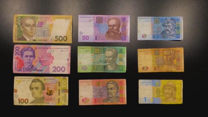 Na Slovensku sa hromadia bezcenné peniaze. Utečenci z Ukrajiny až tu zisťujú, že ich hrivny nikto nechce