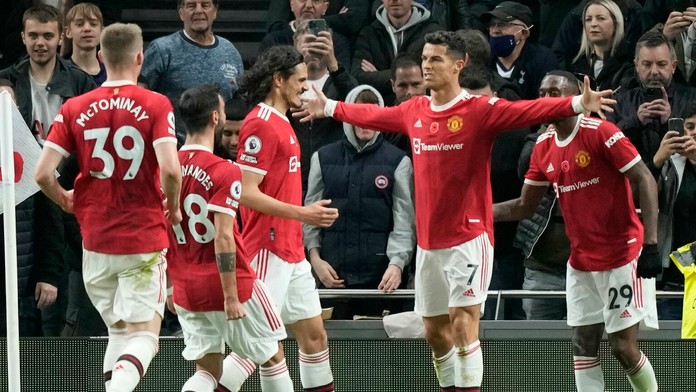 Cristiano Ronaldo so spoluhráčmi