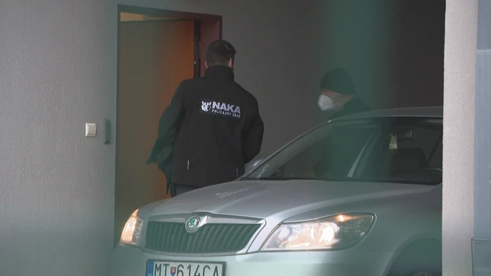 Vyšetrovanie špiónov pokračuje. V parlamente zvažujú zavedenie bezpečnostných previerok pre poslancov