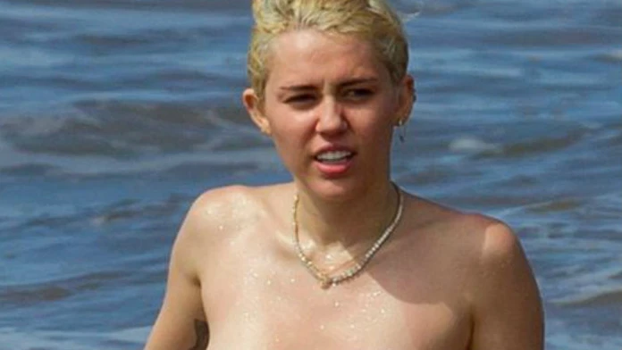 miley cyrus topless2.jpg