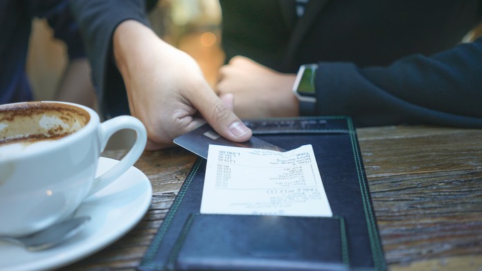 Muž sa vďaka triku vyhýbal plateniu v reštauráciách. Prešlo mu to najmenej dvadsaťkrát