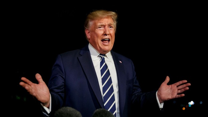 Na archívnej snímke prezident Tabare Vázquez a jeho manželka.