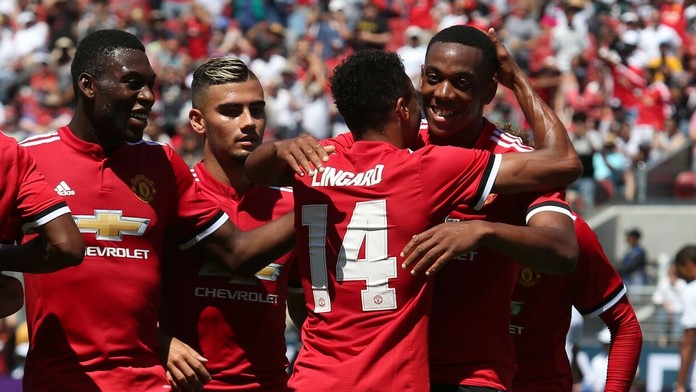 Hráči Manchestru United sa tešia po góle proti Realu Madrid.