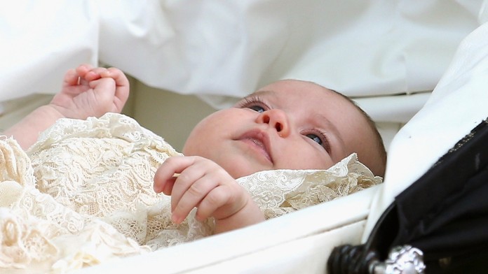  Na snímke britská princezná Charlotte v kočíku po krste 