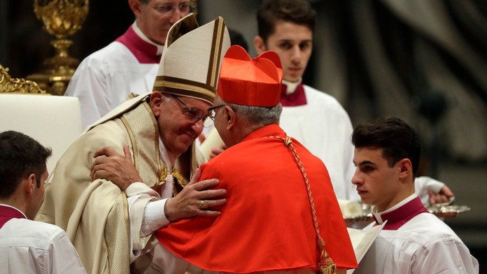 Pápež František a nový veneuelským kardinál Baltazar Enrique Porras Cardozo.