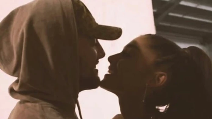 Ariana Grande a Mac Miller († 26)