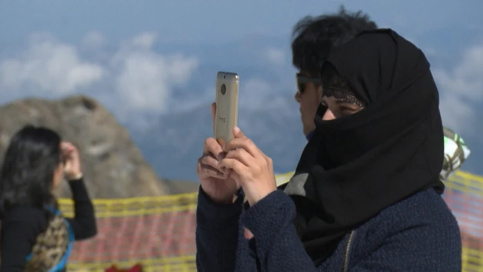 Turistka v rakúskych Alpách.
