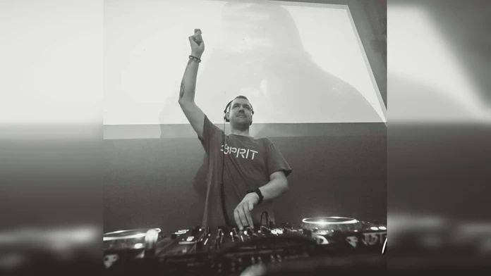 Nečakane zomrel mladý a talentovaný DJ Just Frost († 34), diagnostikovali mu raritné genetické ochorenie