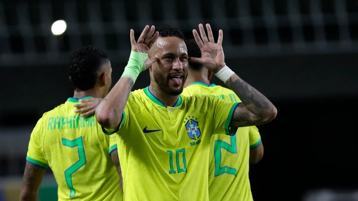 Pôvodne nemal ani nastúpiť, ale napokon prekonal Pelého. Neymar: Neznamená to, že som lepší