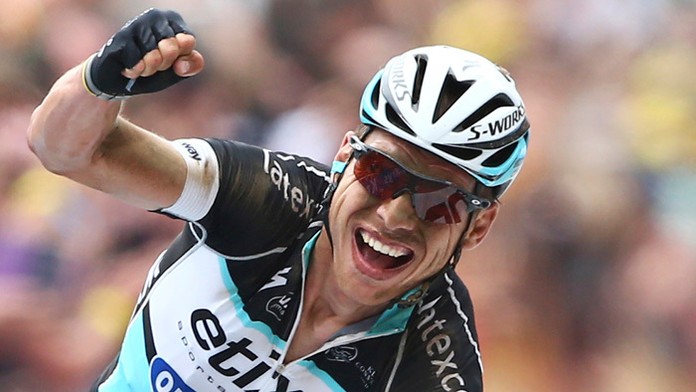 Gesto Tony Martina po víťazstve na "mačacejô etape TdF.