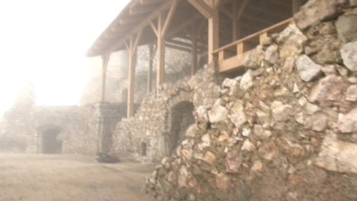 Opravený Čachnický hrad