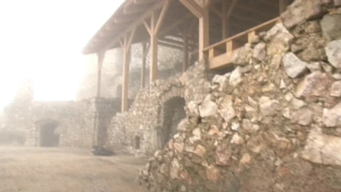 Opravený Čachnický hrad