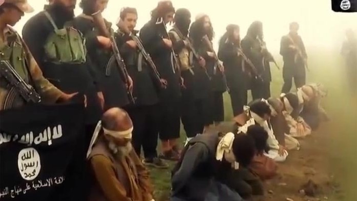 Džihádisti majú nový spôsob vraždenia. Rukojemníkov nechajú vybuchnúť.