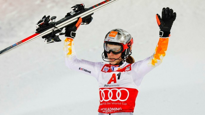 Alpská lyžiarka Petra Vlhová reaguje po slalome v Schladmingu.