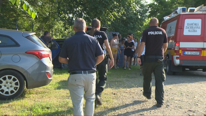 Hasiči z vody vytiahli telá oboch mladíkov, ktorí v sobotu zmizli pod hladinou Hronu