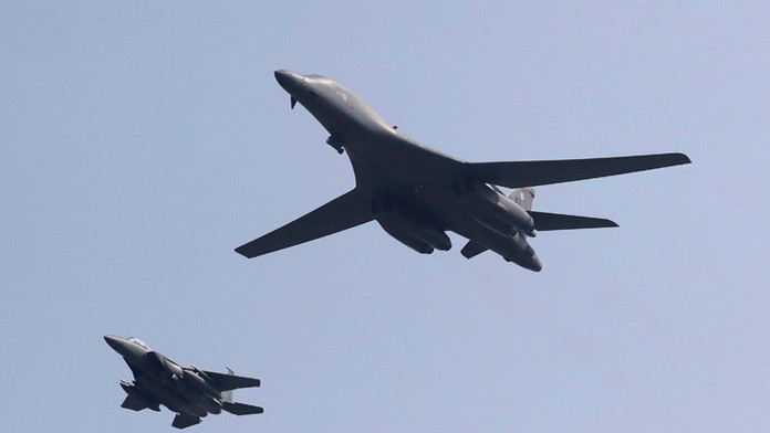 Americké strategické bombardéry typu B-1B Lancer.