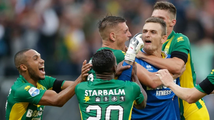 Brankár Martin Hansen bol hrdina stretnutia.