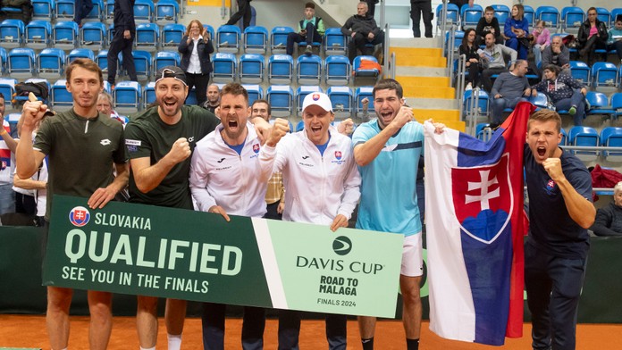 Radosť slovenských tenistov po víťazstve nad Srbskom