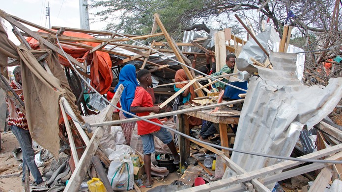 Petra Vlhová na trati obrovského slalomu v rakúskom Lienzi.