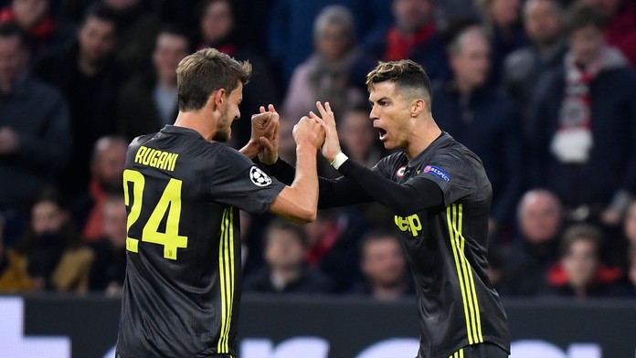 Wojciech Szczesny z Juventusu Turín v prvom štvrťfinále LM na pôde Ajaxu Amsterdam.