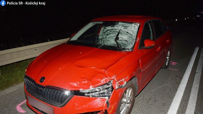 Auto zrazilo chodca.