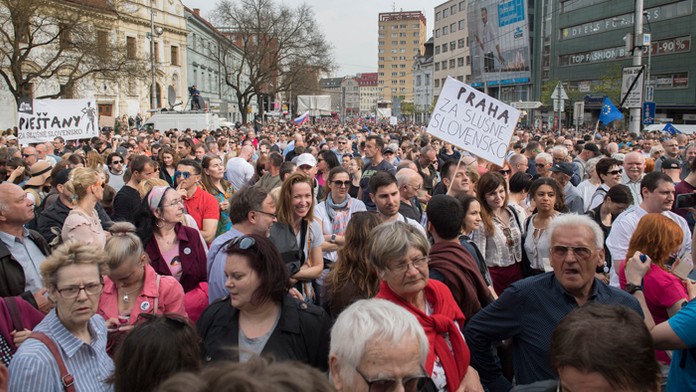 Protestné zhromaždenie Za slušné Slovensko v Bratislave.