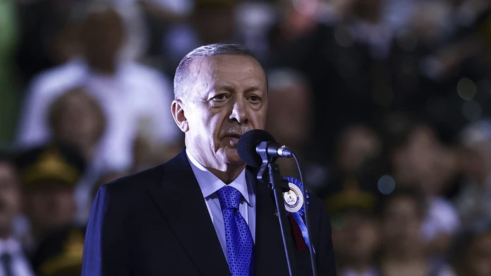 VIDEO: Erdogan sa počas televízneho rozhovoru zdvihol a odišiel, priznal žalúdočné problémy