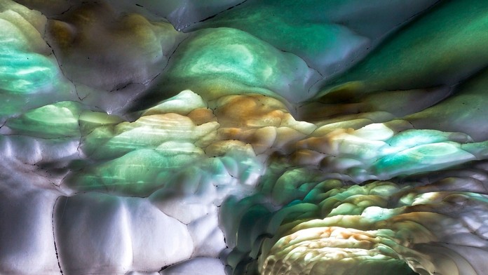 Ľadová jaskyňa na Kamčatke