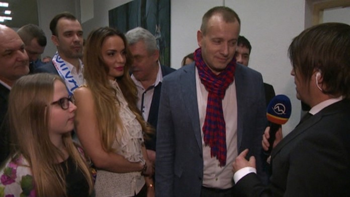Boris Kollár počas volebnej noci pre TV Markíza.