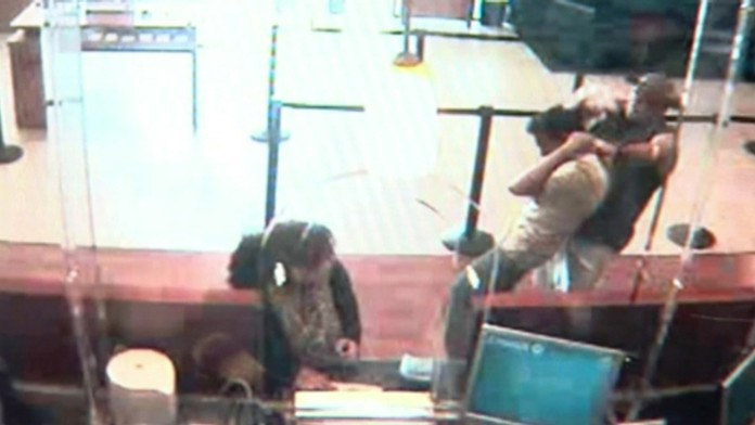 Bankového lupiča v USA zneškodnil civil